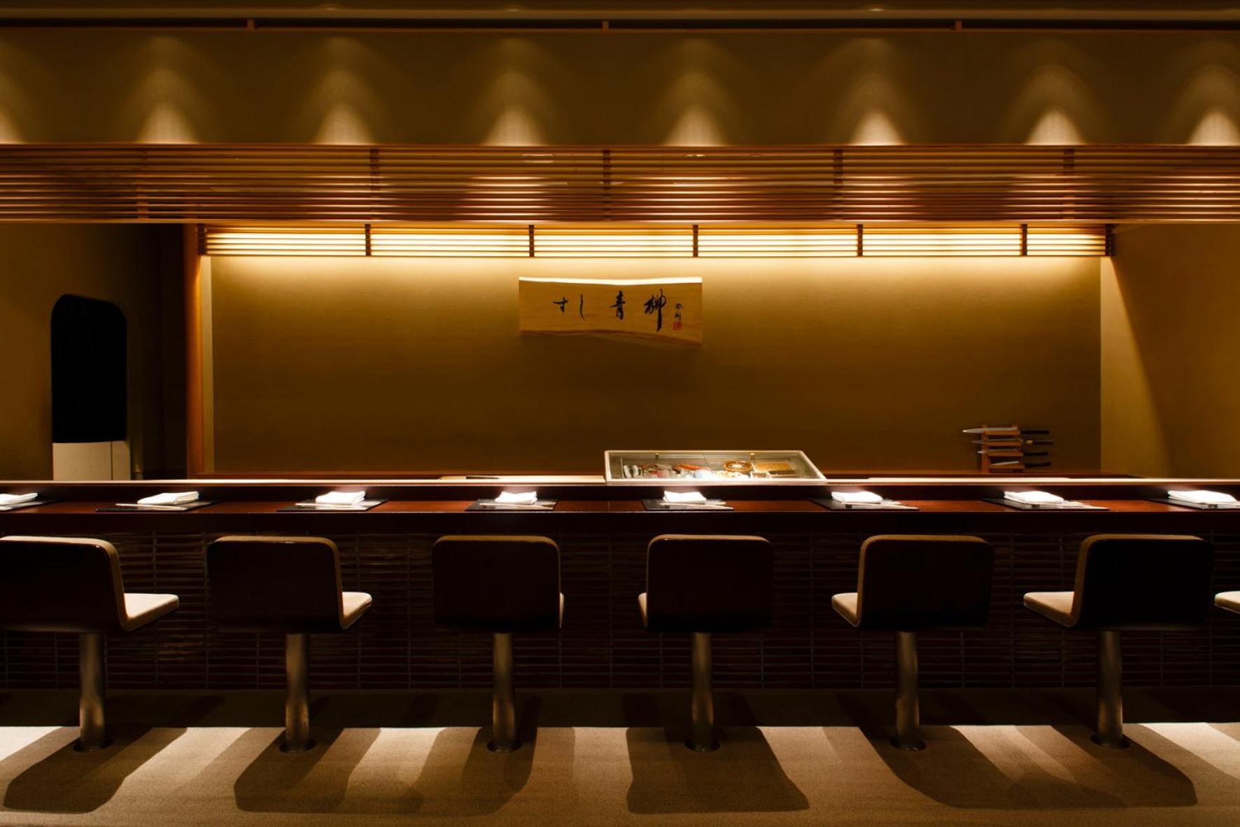 The Tokyo Station Hotel Exterior foto A sushi bar in Tokyo
